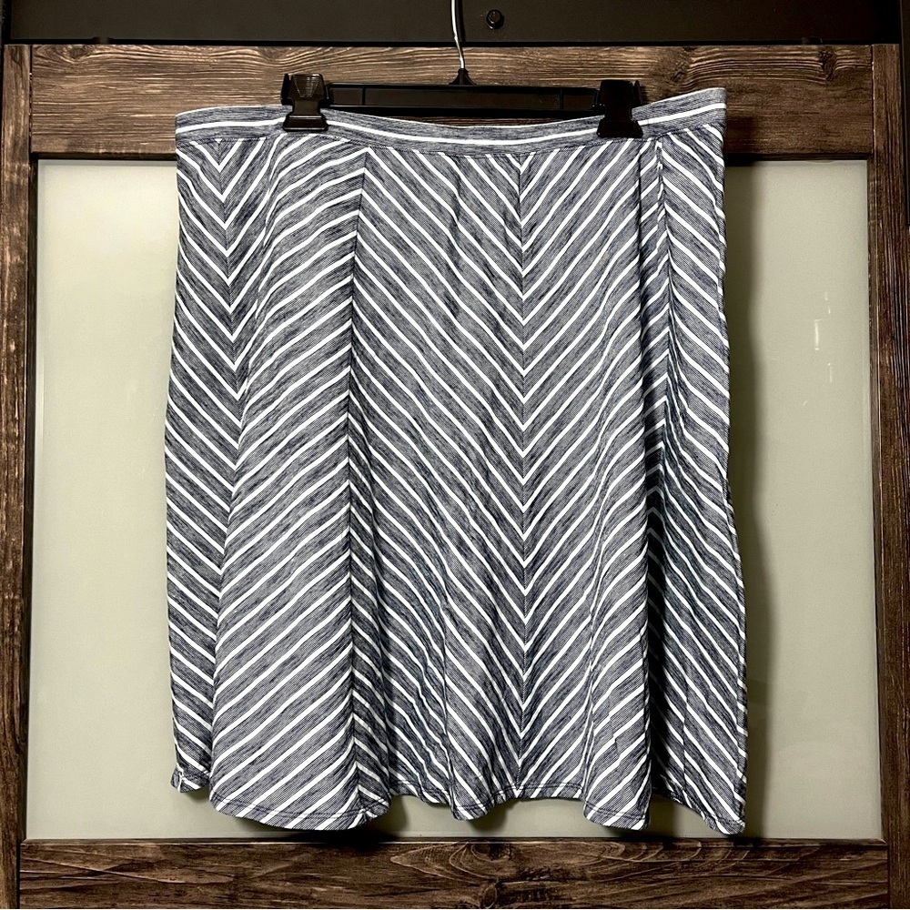Talbots Navy & Light Blue Chevron A-Line Skirt Nautical Size 2Xp Coastal Grandma